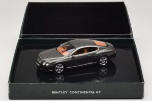 Bentley Continental GT Cypress Green Minichamps 1:43 BL312 Metall – Bild 4 von 4
