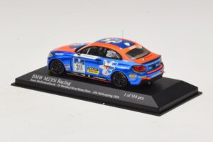 BMW M235i Team Medienkraftwerk #311 Di Martino / Olivo 24 Hours of Nurburgring 2014 Minichamps 1:43 437142411 Metall – Bild 3 von 4