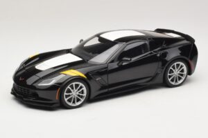 Chevrolet Corvette C7 Grand Sport Schwarz mit Weissen Streifen AUTOart 1:18 71273 Komposit