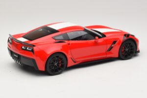 Chevrolet Corvette C7 Grand Sport Rot mit Weissen Streifen AUTOart 1:18 71274 Komposit – Bild 3 von 8