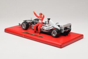 Ferrari F2004 #1 M. Schumacher Six Time World Champion 2004 Chrom Silber Hot Wheels 1:18 C7332 Metall – Bild 5 von 6