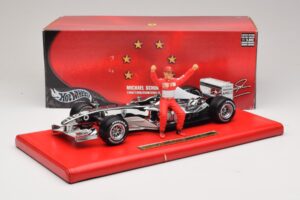 Ferrari F2004 #1 M. Schumacher Six Time World Champion 2004 Chrom Silber Hot Wheels 1:18 C7332 Metall – Bild 6 von 6