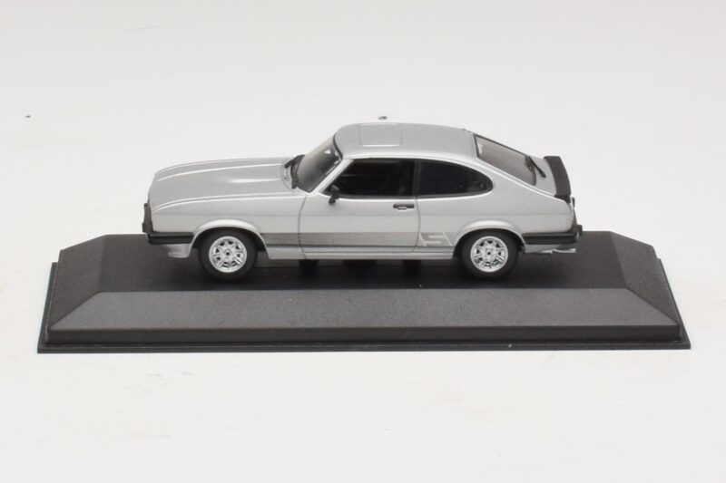 Ford Capri RS Mk1 Silber Minichamps 1:43 Ford Capri RS Mk1 Silber Minichamps 1:43 430085804 Metall