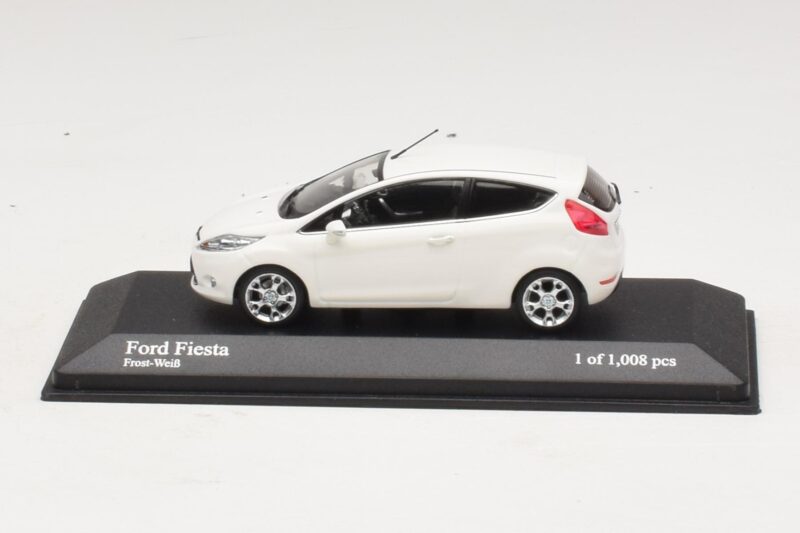 Ford Fiesta Mk6 Weiss Minichamps 1:43 Ford Fiesta Mk6 Weiss Minichamps 1:43 400088002 Metall