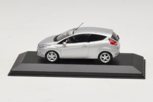 Ford Fiesta Mk7 Moondust Silver Metallic Minichamps 1:43 403088003 Metall