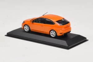 Ford Focus ST Mk2 Electric Orange Ersatzverpackung Minichamps 1:43 400087302-R1 Metall – Bild 3 von 4