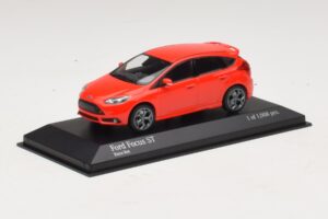 Ford Focus ST Mk3 Rot Minichamps 1:43 410081001 Metall – Bild 2 von 4