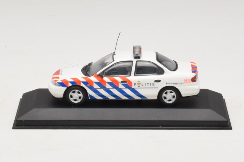 Ford Mondeo Mk1 Limousine Polizei Minichamps 1:43 Ford Mondeo Mk1 Limousine Polizei Minichamps 1:43 433082091 Metall