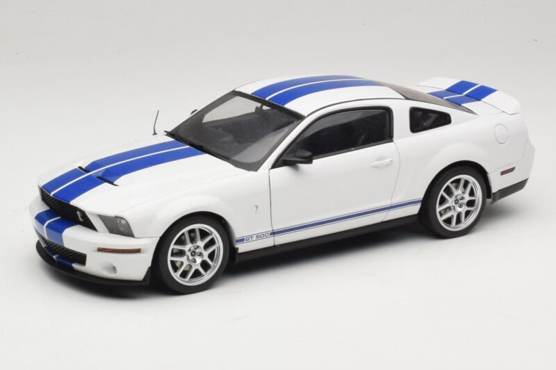 Ford Shelby Cobra GT500 Concept Weiss mit Blauem Streifen AUTOart 1:18 73052 Metall