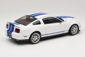 Ford Shelby Cobra GT500 Concept Weiss mit Blauem Streifen AUTOart 1:18 73052 Metall – Bild 3 von 8