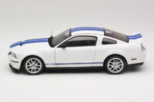 Ford Shelby Cobra GT500 Concept Weiss mit Blauem Streifen AUTOart 1:18 73052 Metall – Bild 4 von 8