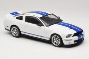 Ford Shelby Cobra GT500 Concept Weiss mit Blauem Streifen AUTOart 1:18 73052 Metall – Bild 6 von 8