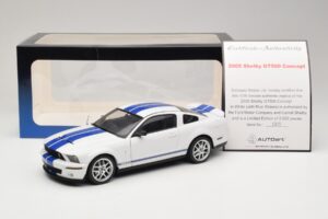 Ford Shelby Cobra GT500 Concept Weiss mit Blauem Streifen AUTOart 1:18 73052 Metall – Bild 8 von 8