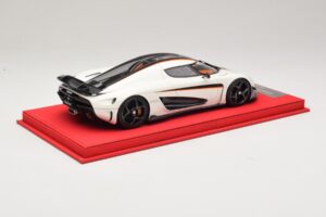 Koenigsegg Regera Weiß mit Schwarzem Carbon FrontiArt 1:18 REMC043 Resin – Bild 2 von 7