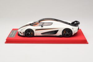 Koenigsegg Regera Weiß mit Schwarzem Carbon FrontiArt 1:18 REMC043 Resin – Bild 3 von 7