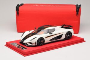 Koenigsegg Regera Weiß mit Schwarzem Carbon FrontiArt 1:18 REMC043 Resin – Bild 7 von 7