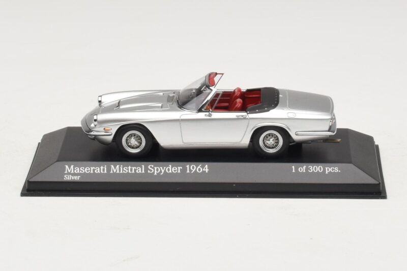 Maserati Mistral Spyder Silber Minichamps 1:43 Maserati Mistral Spyder Silber Minichamps 1:43 437123431 Metall