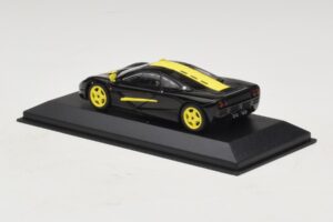 McLaren F1 Schwarz Mit Gelben Streifen Minichamps 1:43 MCLAREN004 Metall – Bild 2 von 4