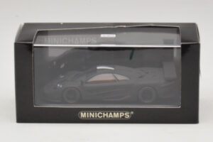 McLaren F1 GTR Longtail Schwarz Matt 1997 Minichamps 1:43 MCLAREN010 Metall – Bild 4 von 4