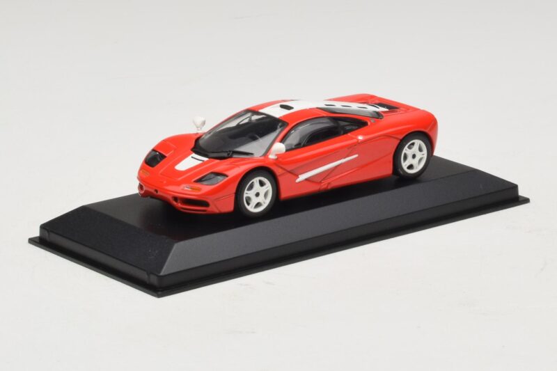 McLaren F1 Rot Mit Weissen Streifen Minichamps 1:43 McLaren F1 Rot Mit Weissen Streifen Minichamps 1:43 MCLAREN005 Metall