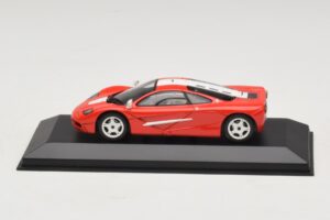 McLaren F1 Rot Mit Weissen Streifen Minichamps 1:43 MCLAREN005 Metall – Bild 3 von 4