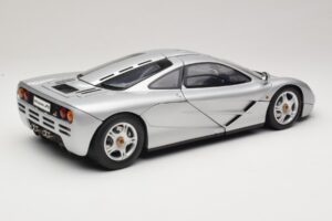 McLaren F1 Silber Minichamps 1:12 530133123 Metall – Bild 3 von 8