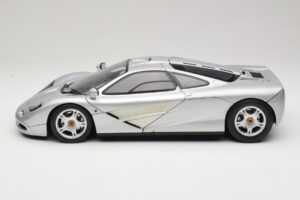 McLaren F1 Silber Minichamps 1:12 530133123 Metall – Bild 4 von 8