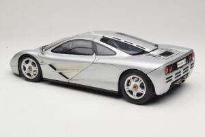 McLaren F1 Silber Minichamps 1:12 530133123 Metall – Bild 7 von 8