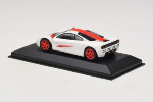 McLaren F1 Weiss Mit Roten Streifen Minichamps 1:43 MCLAREN003 Metall – Bild 2 von 4