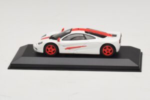 McLaren F1 Weiss Mit Roten Streifen Minichamps 1:43 MCLAREN003 Metall – Bild 4 von 4