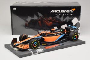 McLaren MCL36 #3 D. Ricciardo Bahrain GP 2022 Minichamps 1:18 537221803 Metall – Bild 2 von 7