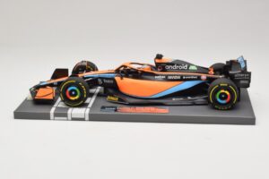 McLaren MCL36 #3 D. Ricciardo Bahrain GP 2022 Minichamps 1:18 537221803 Metall – Bild 4 von 7