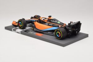 McLaren MCL36 #3 D. Ricciardo Bahrain GP 2022 Minichamps 1:18 537221803 Metall – Bild 5 von 7