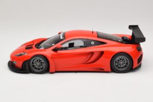 McLaren MP4-12C GT3 Rot 2013 Minichamps 1:18 151121392 Metall – Bild 3 von 6