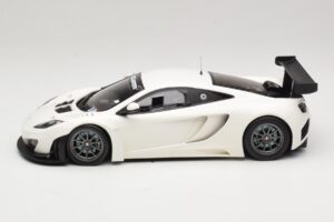 McLaren MP4-12C GT3 Weiss 2013 Minichamps 1:18 151121394 Metall – Bild 3 von 6