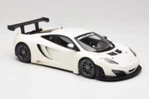 McLaren MP4-12C GT3 Weiss 2013 Minichamps 1:18 151121394 Metall – Bild 4 von 6