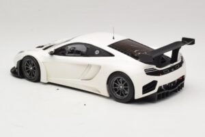 McLaren MP4-12C GT3 Weiss 2013 Minichamps 1:18 151121394 Metall – Bild 5 von 6