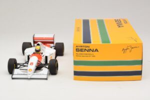 McLaren MP4/8 Ford #8 A. Senna Winner Japanese GP 1993 Minichamps 1:18 540931878 Metall – Bild 3 von 7