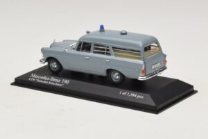 Mercedes 190 W110 Krankenwagen DRK Minichamps 1:43 400037270 Metall – Bild 3 von 4