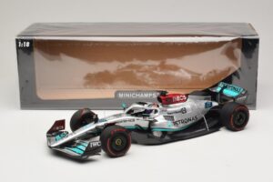 Mercedes AMG Petronas W13 E Performance #63 G. Russell Spanish GP 2022 Minichamps 1:18 110220063 Metall – Bild 6 von 7