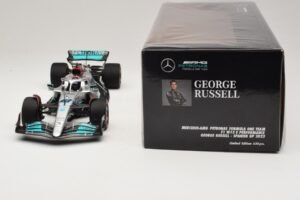 Mercedes AMG Petronas W13 E Performance #63 G. Russell Spanish GP 2022 Minichamps 1:18 110220063 Metall – Bild 7 von 7
