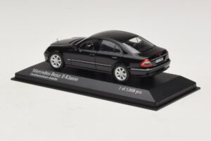 Mercedes E-Class W211 Schwarz Metallic Minichamps 1:43 400036001 Metall – Bild 3 von 4