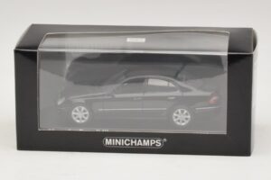Mercedes E-Class W211 Schwarz Metallic Minichamps 1:43 400036001 Metall – Bild 4 von 4