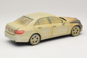 Mercedes E-Class W212 Verbranntes Dubai Kunstauto Minichamps 1:18 MB008 Metall – Bild 2 von 6