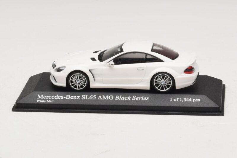 Mercedes SL65 AMG R230 Black Series Matt Weiss Minichamps 1:43 Mercedes SL65 AMG R230 Black Series Matt Weiss Minichamps 1:43 400038222 Metall