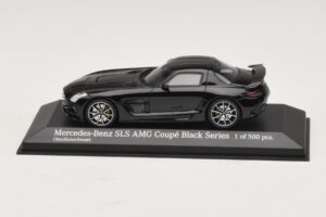 Mercedes SLS AMG C197 Black Series Schwarz Metallic Minichamps 1:43 437033020 Metall