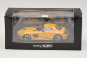 Mercedes SLS AMG C197 Black Series Gold Minichamps 1:43 437033022 Metall – Bild 4 von 4