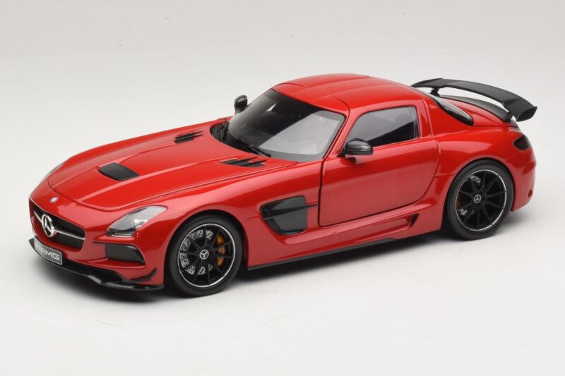 Mercedes SLS AMG C197 Black Series Rot Minichamps 1:18 110033022 Metall