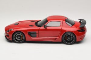 Mercedes SLS AMG C197 Black Series Rot Minichamps 1:18 110033022 Metall – Bild 4 von 8