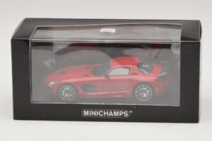 Mercedes SLS AMG C197 Black Series Rot Minichamps 1:43 437033021 Metall – Bild 4 von 4